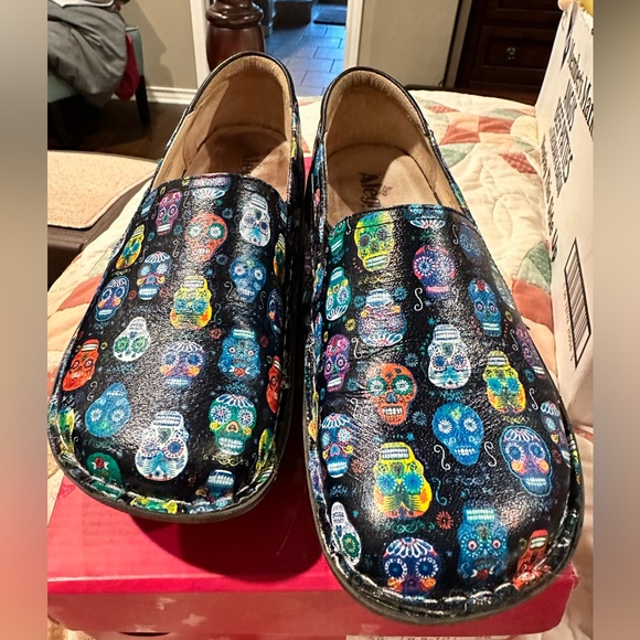 Alegria Shoes - Nursing shoes sugar skull